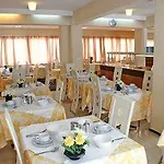Отель Helena 3*