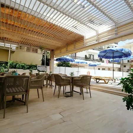 Helena Hotel 3*